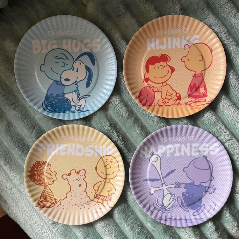 🍽️ Peanuts® 75th Anniversary Appetizer Plate Set, EUC